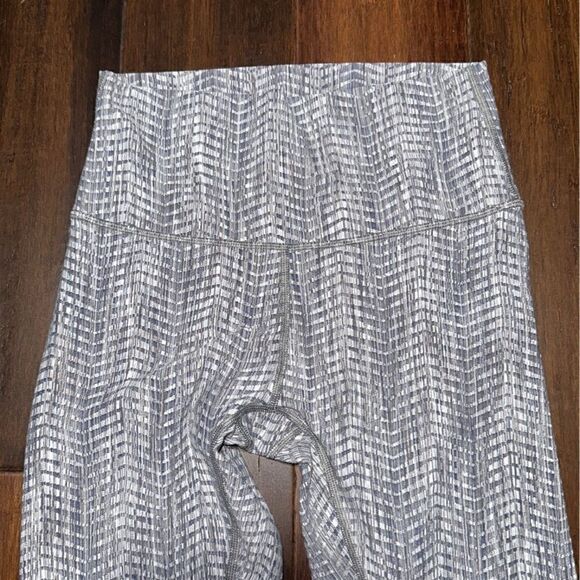 Lululemon Ladies Leggings - Picture 2 of 7